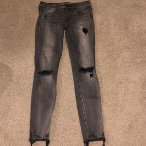 AMERICAN EAGLE SUPER STRETCHY DARK WASHED JEANS
